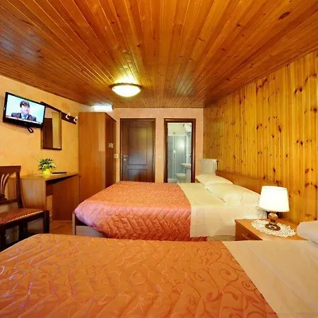 Hotel Paola 2*