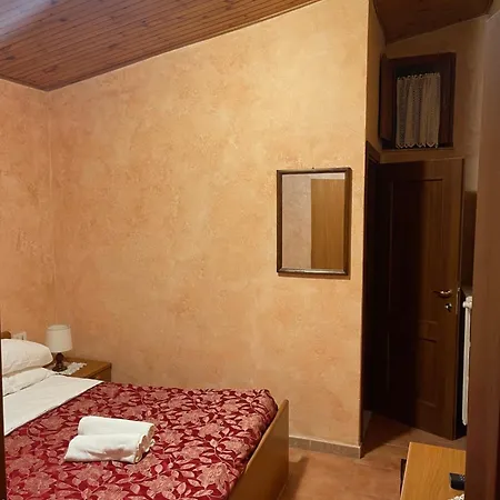 Paola Hotel