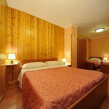 Paola Hotel Pescasseroli