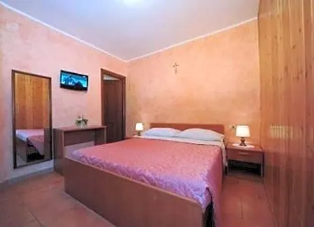 Paola Hotel 2*