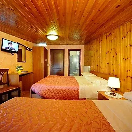 Paola Hotel